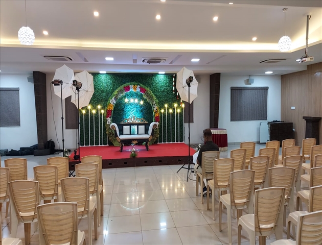 Hotel Jump In & Out Banquet Hall