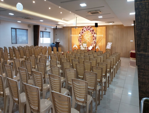 Hotel Jump In & Out Banquet Hall