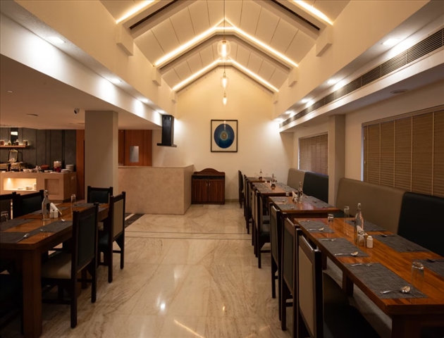 Royal Regency Lifotel by Crossway Hall 1