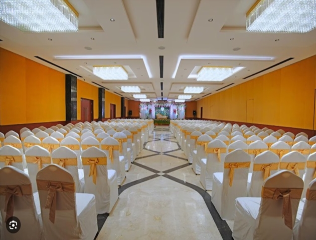 Royal Party Hall By Nayagard Hotels AC