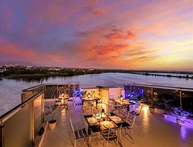 Crystal Lake Suites Banquet Hall