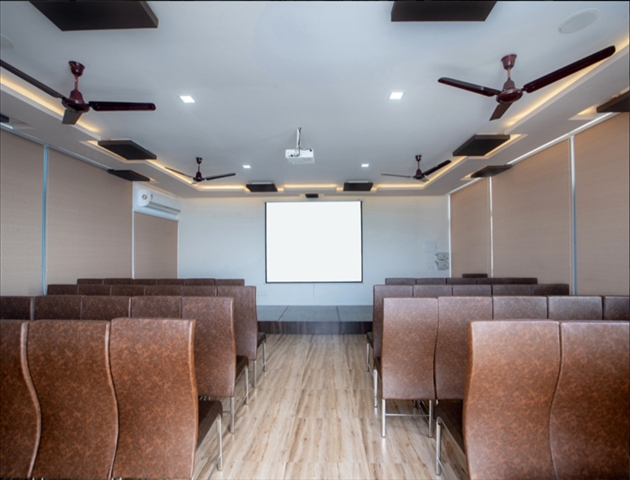 Crystal Lake Suites Banquet Hall