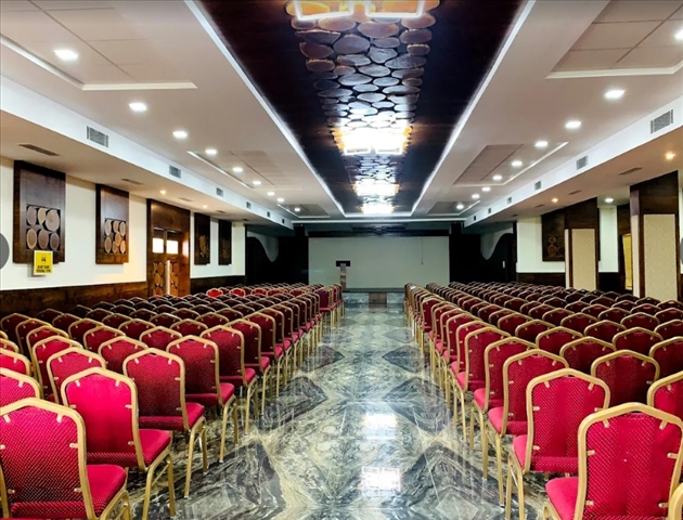 SR Jungle Resort-Elephant Lawn by SR Jungle Resort