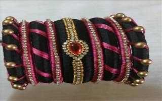 Wanaw Silk Thread Bangles &Necksets