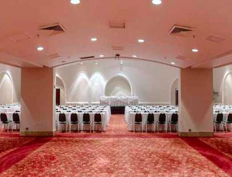 Hotel Vel's Grand Inn