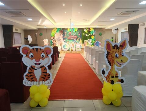 Hotel Jump In & Out Banquet Hall