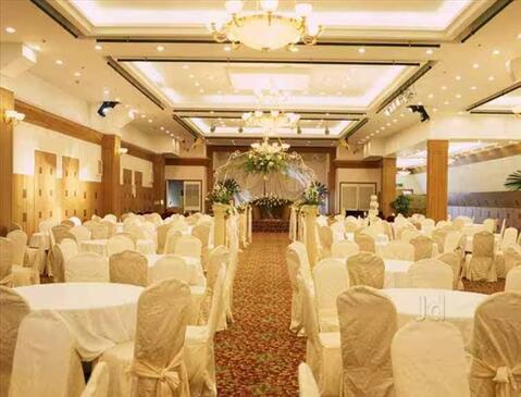 Santhosh Hall by VGP 